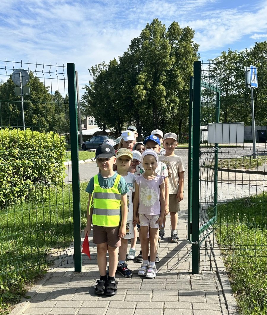 Экскурсия на пришкольную территорию